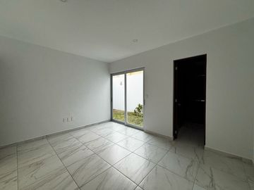 Venta de Casa de 1 Planta en el Coto Privado Bosque Real, V. de A; Colima