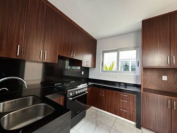 Venta de Casa de 1 Planta en el Coto Privado Bosque Real, V. de A; Colima