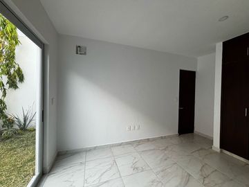Venta de Casa de 1 Planta en el Coto Privado Bosque Real, V. de A; Colima