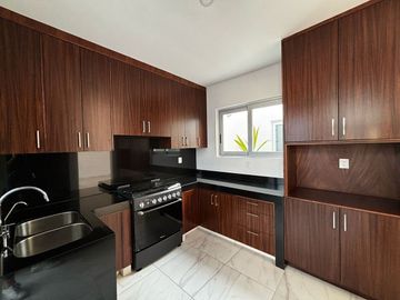Venta de Casa de 1 Planta en el Coto Privado Bosque Real, V. de A; Colima