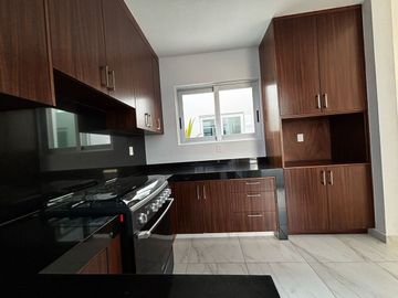 Venta de Casa de 1 Planta en el Coto Privado Bosque Real, V. de A; Colima