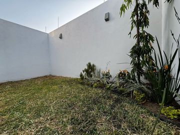 Venta de Casa de 1 Planta en el Coto Privado Bosque Real, V. de A; Colima