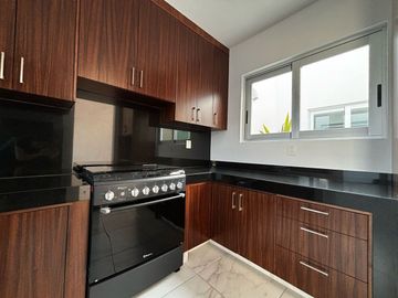 Venta de Casa de 1 Planta en el Coto Privado Bosque Real, V. de A; Colima