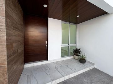 Venta de Casa de 1 Planta en el Coto Privado Bosque Real, V. de A; Colima