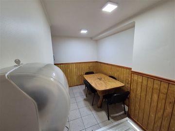 Local Comercial con bodega y patente en venta Puerto Montt