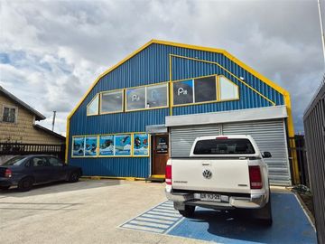 Local Comercial con bodega y patente en venta Puerto Montt