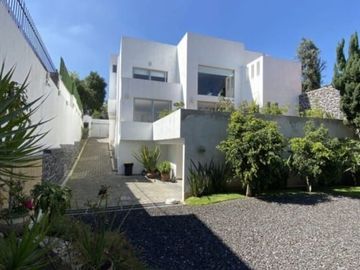 Casa en venta en Lomas Quebradas