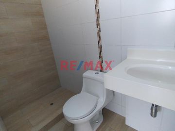 Alquilo departamento Sta. Catalina, 3 Dormitorios, 2 baños, piso 17

Área total 61m2
1 Sala comedor
1 Cocina abierta
1 lavandería con puertas
3