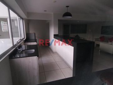 Alquilo departamento Sta. Catalina, 3 Dormitorios, 2 baños, piso 17

Área total 61m2
1 Sala comedor
1 Cocina abierta
1 lavandería con puertas
3