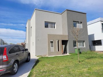 Casa en venta en Lagoon Pilar