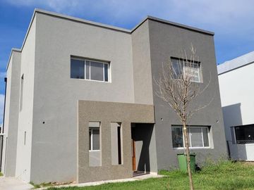 Casa en venta en Lagoon Pilar