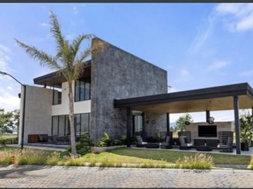 VENDO CASA EN PARQUE VARSOVIA
