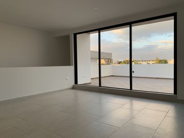 VENDO CASA EN PARQUE VARSOVIA