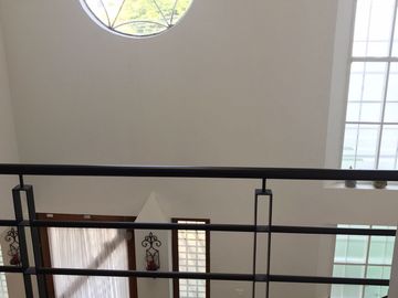 Venta en Residencial Tejeda Corregidora, casa de 2 niveles y amplio jardín.