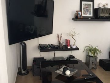 Venta en Residencial Tejeda Corregidora, casa de 2 niveles y amplio jardín.