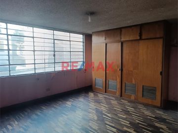 VENDO CASA VIVIENDA UBICADA LOS FICUS SANTA ANITA!
Precio $299,000
Area Ocupada 180m2
Area Construida 259m2
4 dormitorios, 1 escritorio, 3 baños c