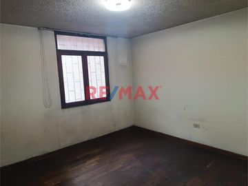 VENDO CASA VIVIENDA UBICADA LOS FICUS SANTA ANITA!
Precio $299,000
Area Ocupada 180m2
Area Construida 259m2
4 dormitorios, 1 escritorio, 3 baños c