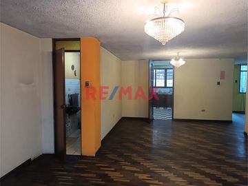 VENDO CASA VIVIENDA UBICADA LOS FICUS SANTA ANITA!
Precio $299,000
Area Ocupada 180m2
Area Construida 259m2
4 dormitorios, 1 escritorio, 3 baños c