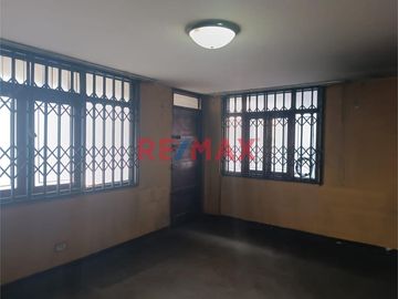 VENDO CASA VIVIENDA UBICADA LOS FICUS SANTA ANITA!
Precio $299,000
Area Ocupada 180m2
Area Construida 259m2
4 dormitorios, 1 escritorio, 3 baños c