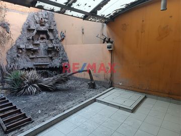 VENDO CASA VIVIENDA UBICADA LOS FICUS SANTA ANITA!
Precio $299,000
Area Ocupada 180m2
Area Construida 259m2
4 dormitorios, 1 escritorio, 3 baños c