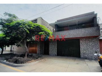VENDO CASA VIVIENDA UBICADA LOS FICUS SANTA ANITA!
Precio $299,000
Area Ocupada 180m2
Area Construida 259m2
4 dormitorios, 1 escritorio, 3 baños c