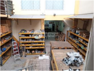 Casa en venta, barrio Santa Isabel, Bogotá, son tres casas unidas.