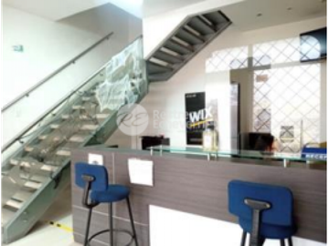 Casa en venta, barrio Santa Isabel, Bogotá, son tres casas unidas.