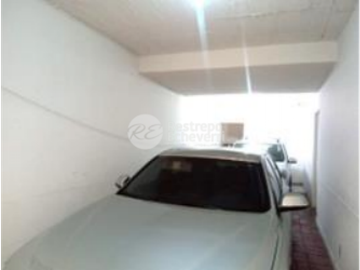 Casa en venta, barrio Santa Isabel, Bogotá, son tres casas unidas.