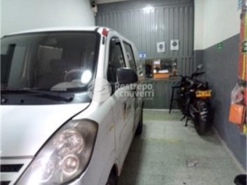 Casa en venta, barrio Santa Isabel, Bogotá, son tres casas unidas.