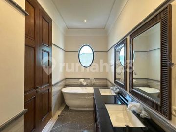 Rumah American Classic 3 Lantai Cipete