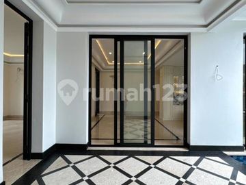 Rumah American Classic 3 Lantai Cipete
