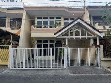 Rumah Sutorejo Utara Hadap Selatan Row 3 mobil