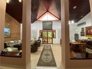 SE VENDE CASA EN ALBROOK