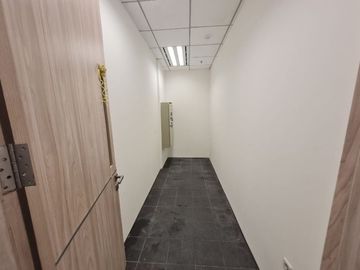 Sewa Office Pakuwon Tower Kota Kasablanka, Jakarta Selatan