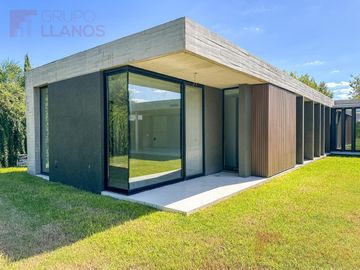 Casa en venta 3 dormitorios en suite en La Concepción Club de Campo UF 47