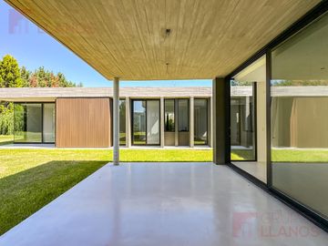 Casa en venta 3 dormitorios en suite en La Concepción Club de Campo UF 47