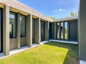 Casa en venta 3 dormitorios en suite en La Concepción Club de Campo UF 47