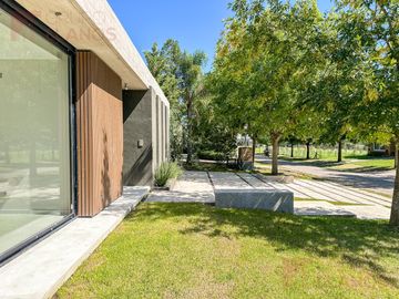 Casa en venta 3 dormitorios en suite en La Concepción Club de Campo UF 47