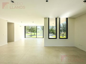 Casa en venta 3 dormitorios en suite en La Concepción Club de Campo UF 47
