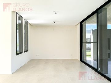 Casa en venta 3 dormitorios en suite en La Concepción Club de Campo UF 47