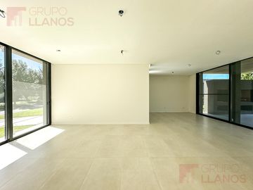 Casa en venta 3 dormitorios en suite en La Concepción Club de Campo UF 47