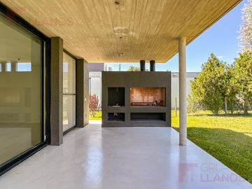 Casa en venta 3 dormitorios en suite en La Concepción Club de Campo UF 47