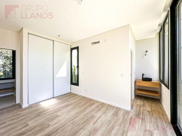 Casa en venta 3 dormitorios en suite en La Concepción Club de Campo UF 47