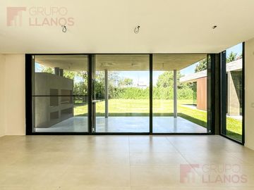 Casa en venta 3 dormitorios en suite en La Concepción Club de Campo UF 47