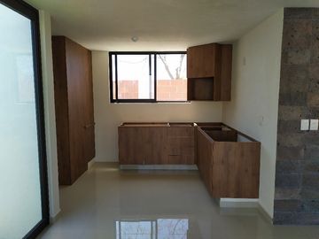 Casa Nueva de 3 recámaras, con alberca en condominio, Jiutepec, Mor.