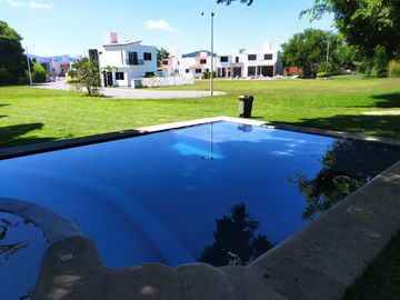 Casa Nueva de 3 recámaras, con alberca en condominio, Jiutepec, Mor.