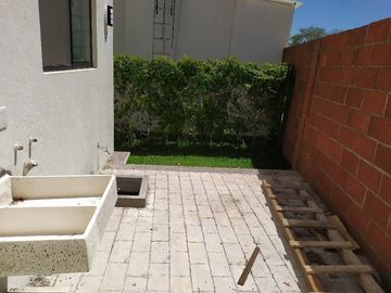 Casa Nueva de 3 recámaras, con alberca en condominio, Jiutepec, Mor.