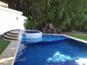 Casa Nueva de 3 recámaras, con alberca en condominio, Jiutepec, Mor.