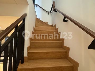 Sewa Rumah Mewah dan Furnish