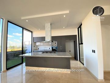 Casa en Venta de Lujo, En Puerta las Lomas, Zapopan, Jalisco